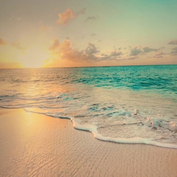 Hello Beautiful People 🌸 It’s Vacation Time! - Picture 1 of 1